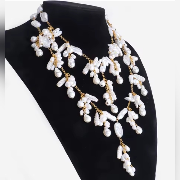 Pearl and Gold Statement Necklace - Picture 5 of 7